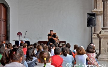 GALERÍA DE FOTOS DE LA LECTURA DRAMATIZADA DE CUENTOS INFANTILES EN LA FERIA DEL LIBRO DE S/C DE LA PALMA